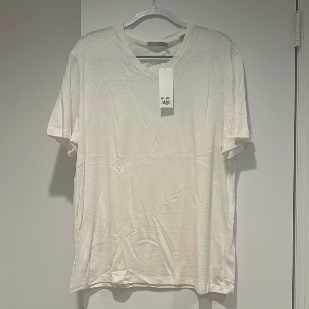 NWT Men’s Vince V-Neck Tee